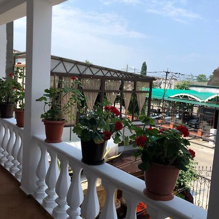 Nina Mini Hotel Gagra Extérieur photo