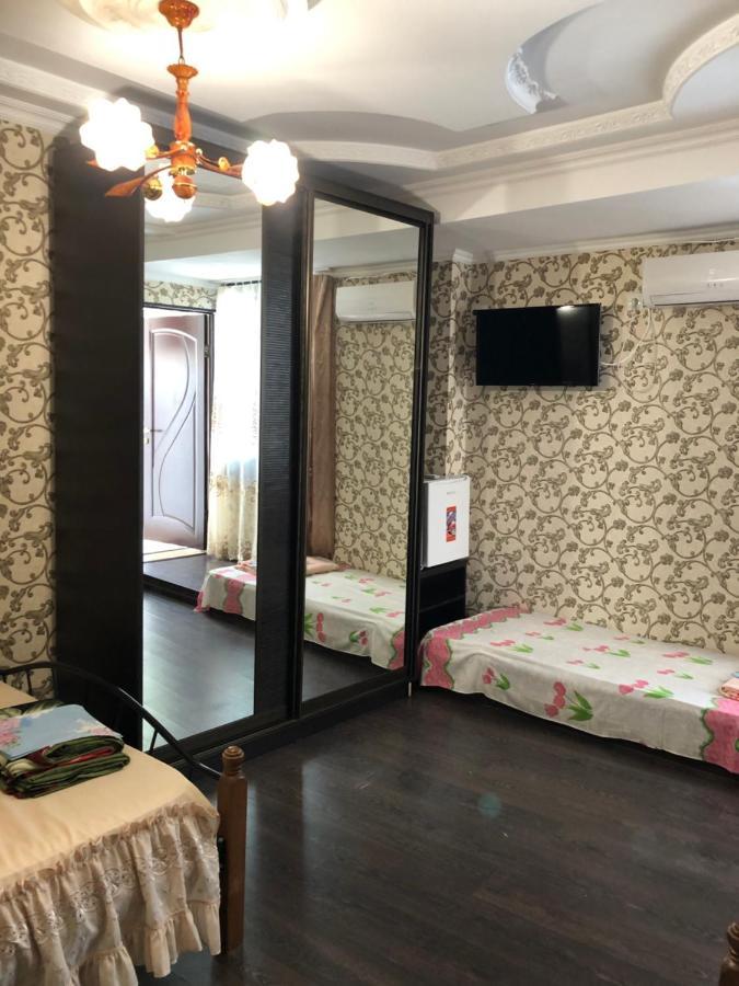 Nina Mini Hotel Gagra Extérieur photo