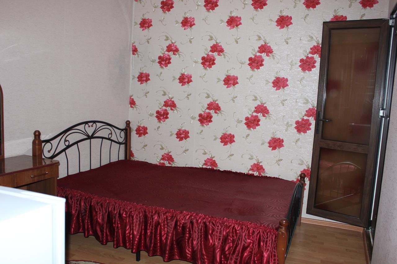 Nina Mini Hotel Gagra Extérieur photo